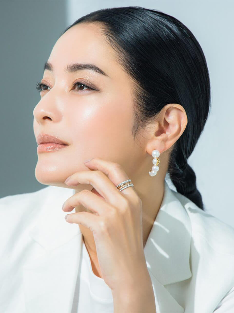 自然な艶めきと透明感をまとう! “圧倒的発幸感”を放つ千吉良恵子直伝「女優肌」ベースメイク