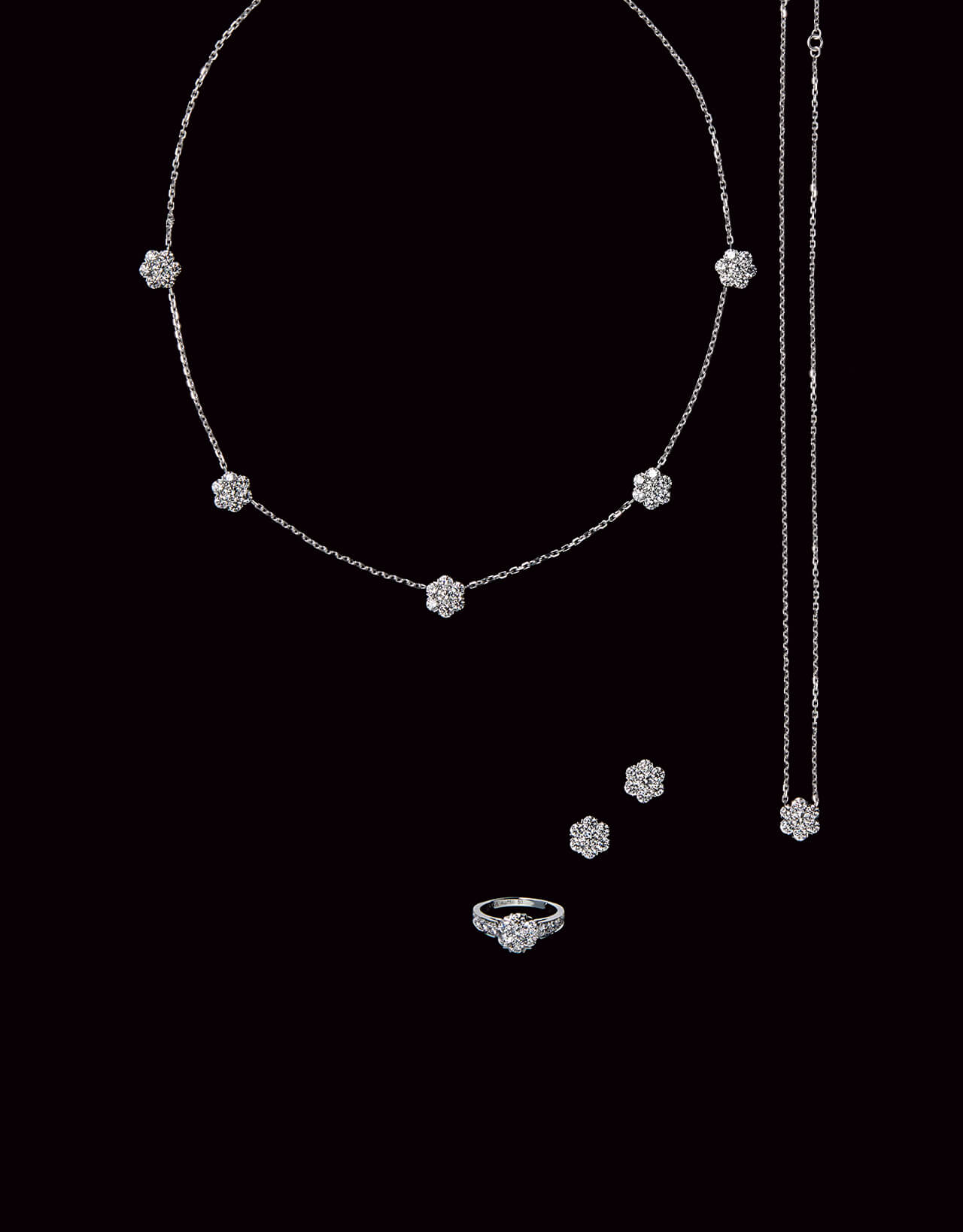 “ヴァン クリーフ＆アーペル”のホワイトダイヤモンドが煌めく『フルーレット』にときめいて…