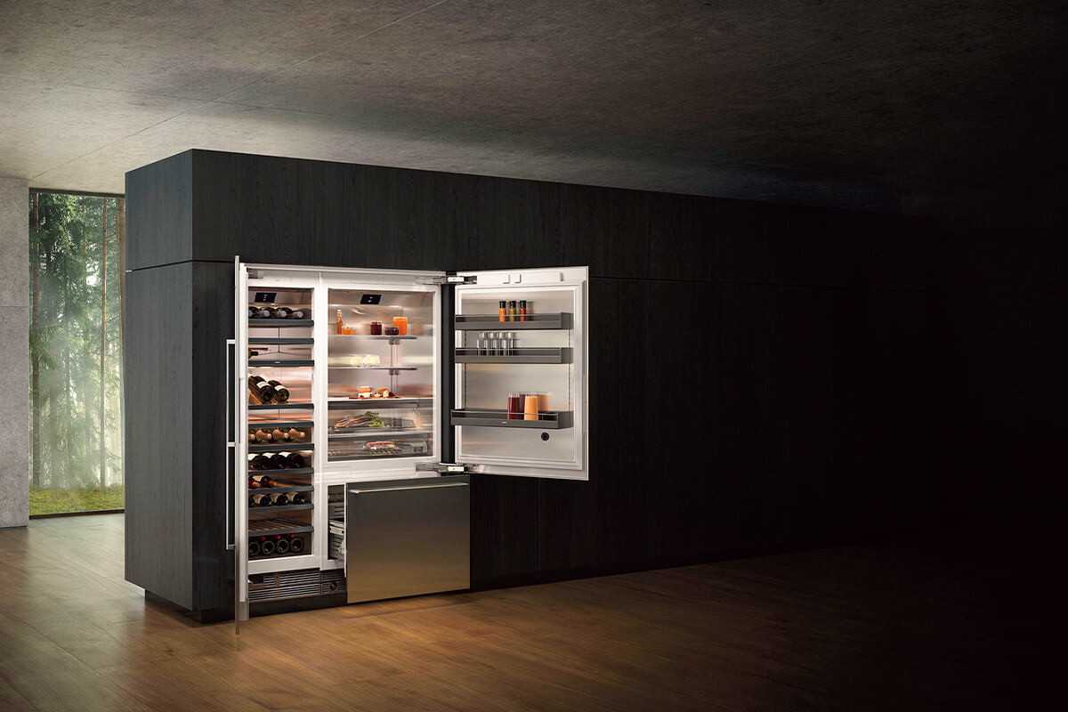 ビルトイン冷凍冷蔵庫とビルトインワインキャビネットの画像