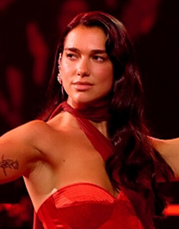 シンガーソングライター、俳優 Dua Lipa