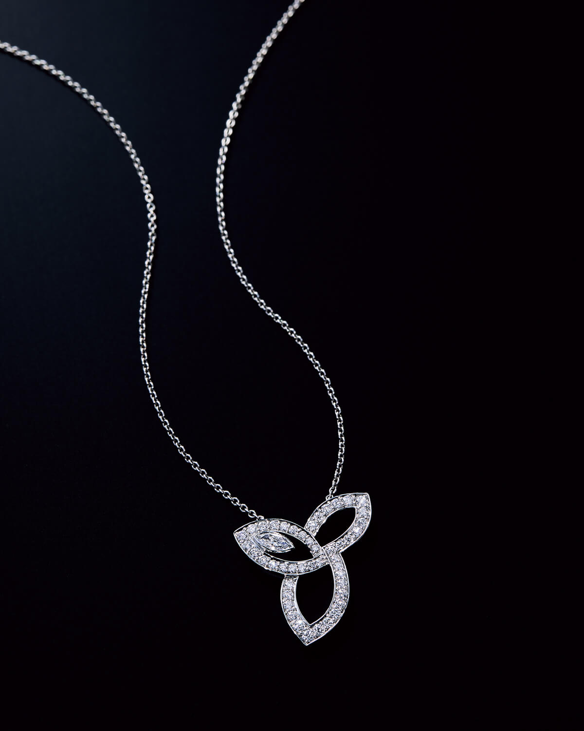 HARRY WINSTON『リリークラスター・ペンダント』の画像