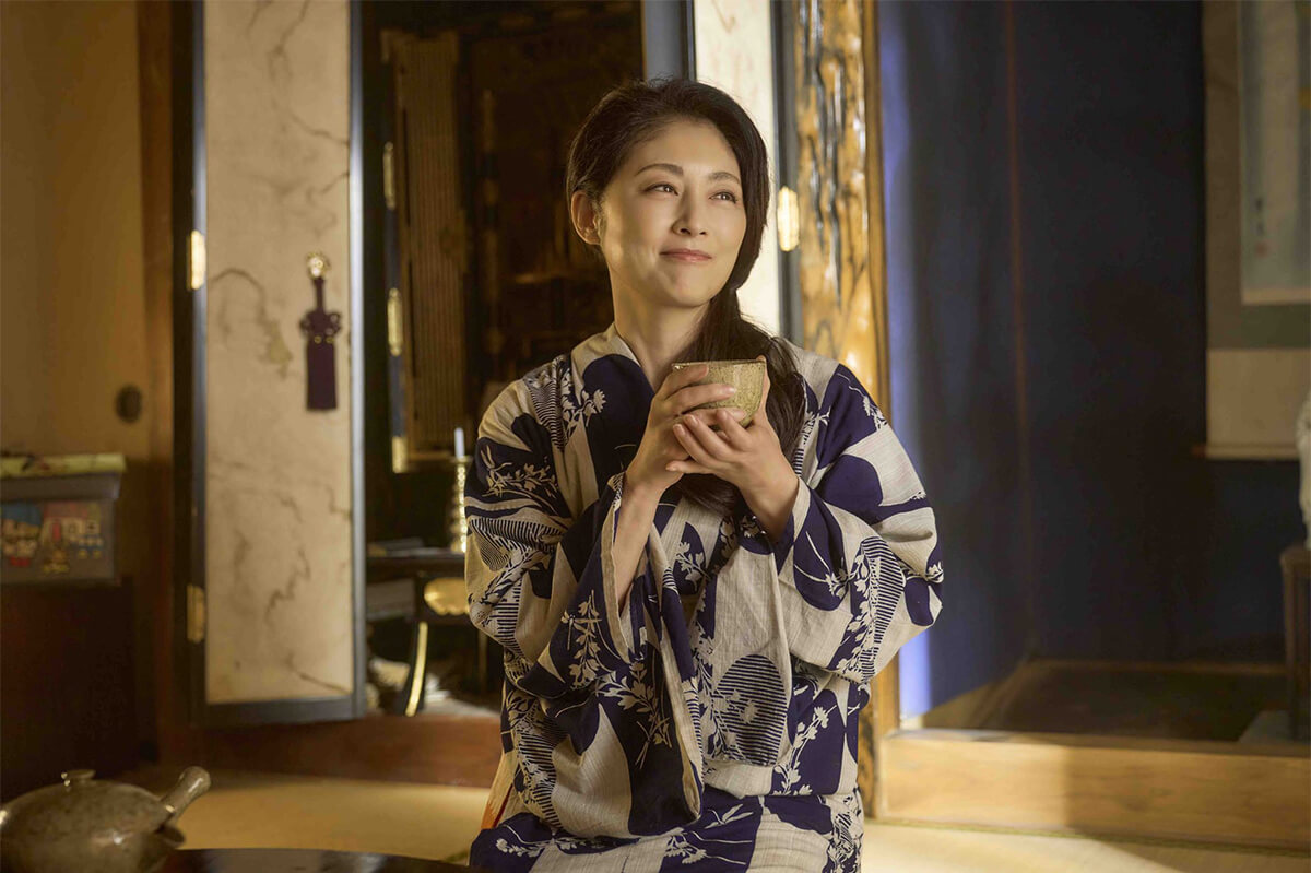 黒鬼こと元教師である山本信三の亡くした妻・美智子役を演じる常磐貴子の画像