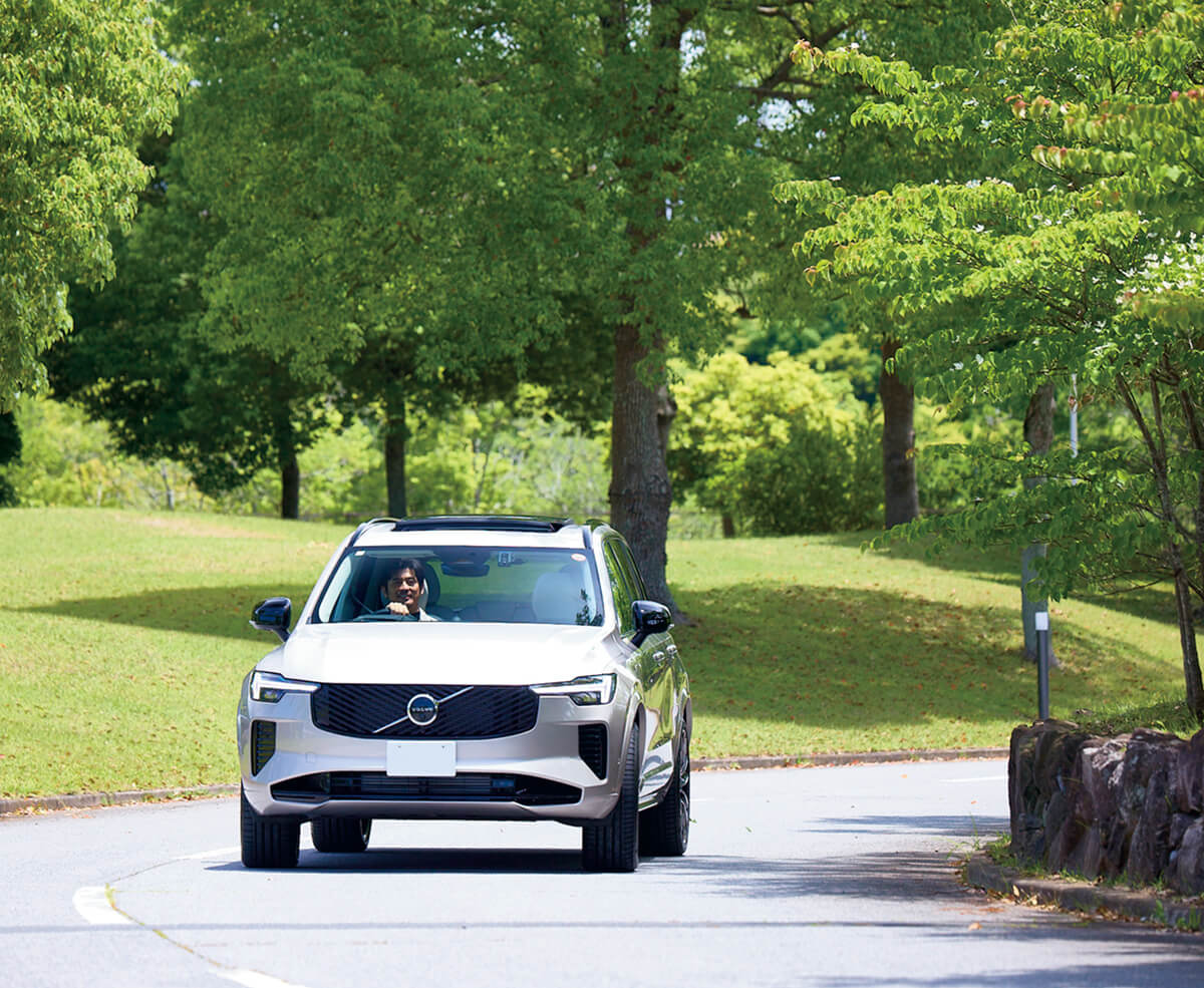 Volvo XC90 Ultra T8 AWD Plug-in hybridと坂口憲二の画像