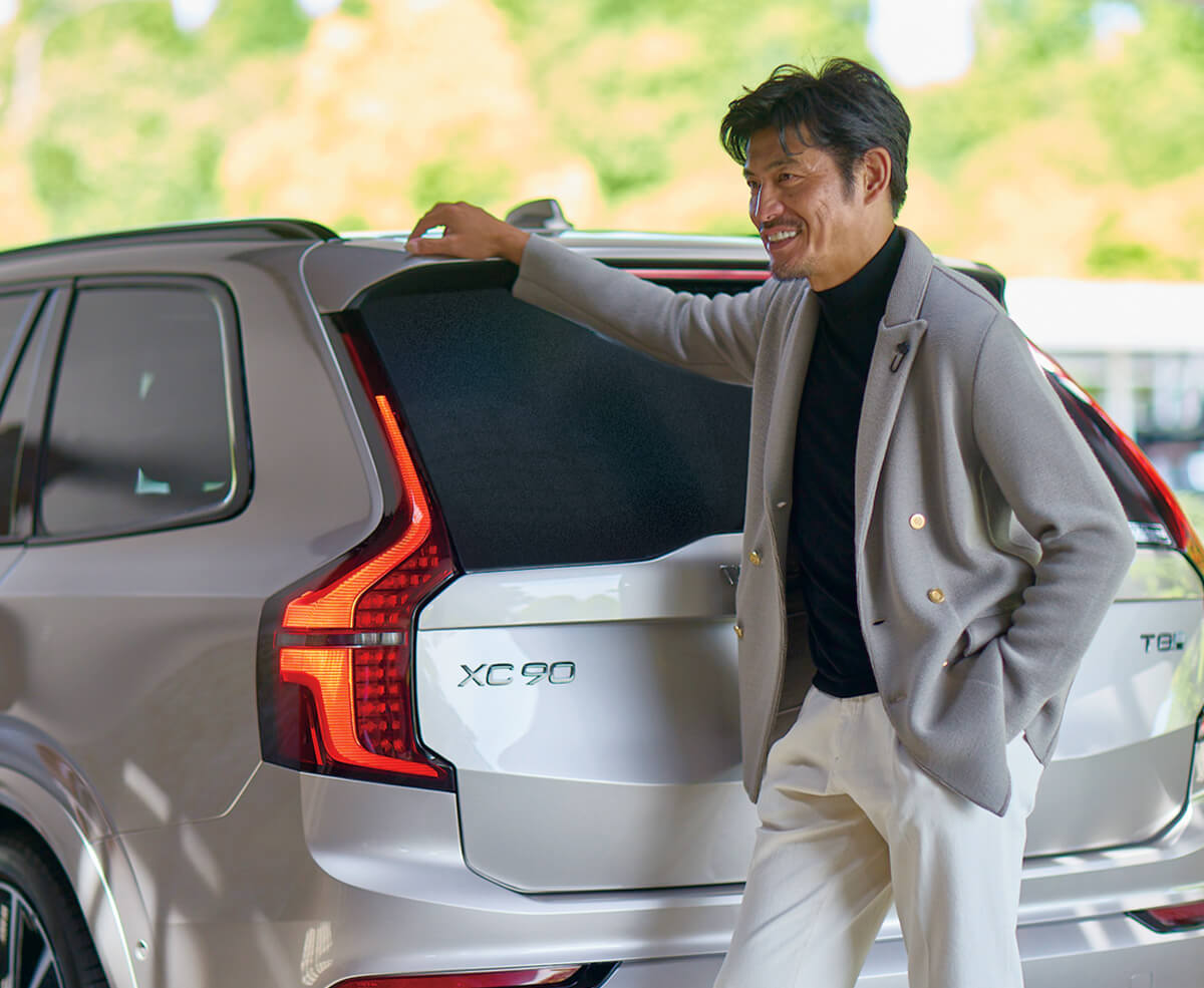 Volvo XC90 Ultra T8 AWD Plug-in hybridと坂口憲二の画像