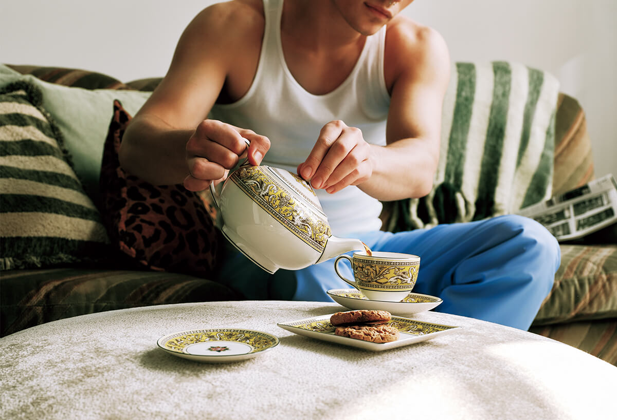 若い男性が「フロレンティーン」を使用している画像