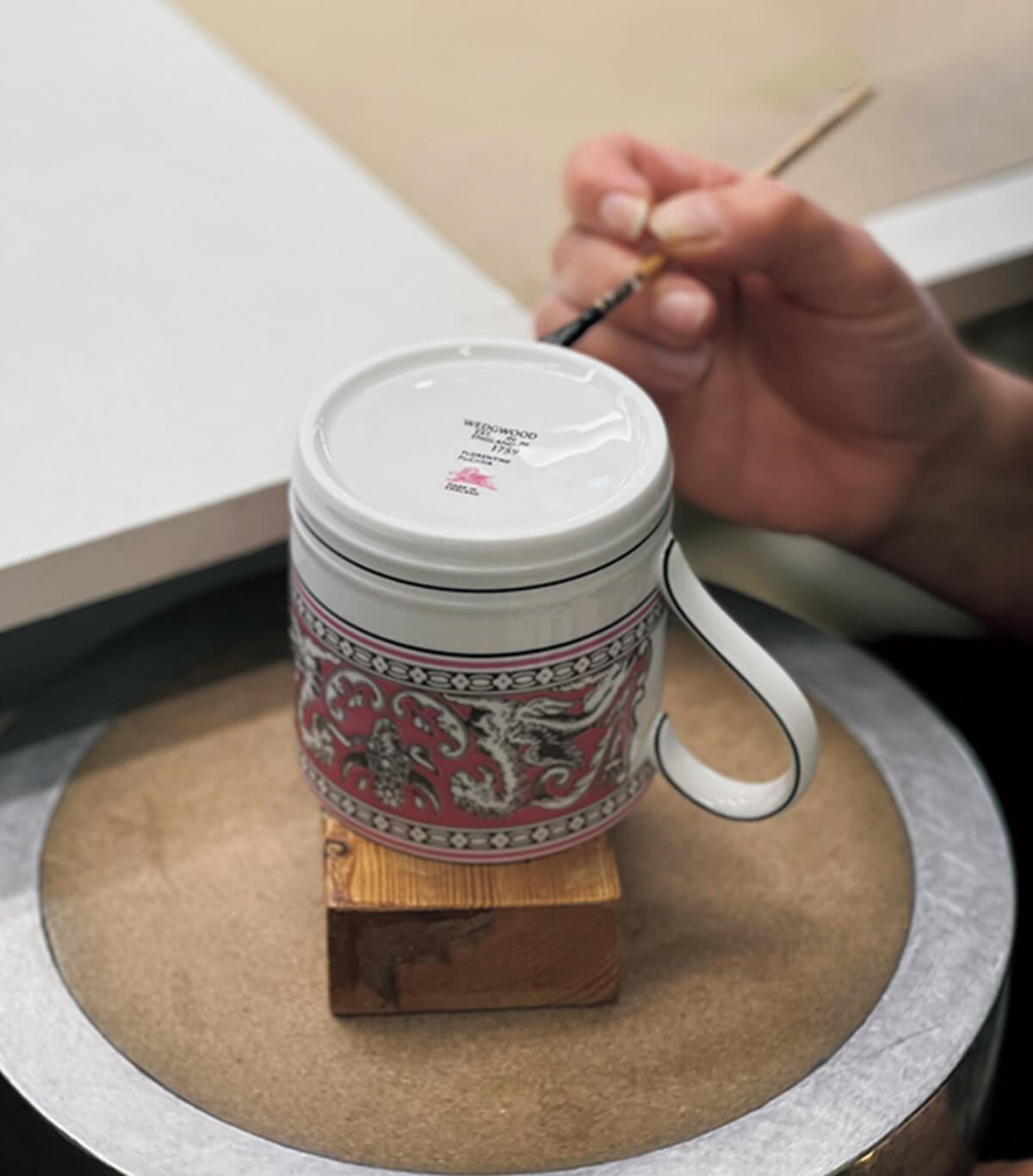 熟練の職人によるハンドライティングの画像