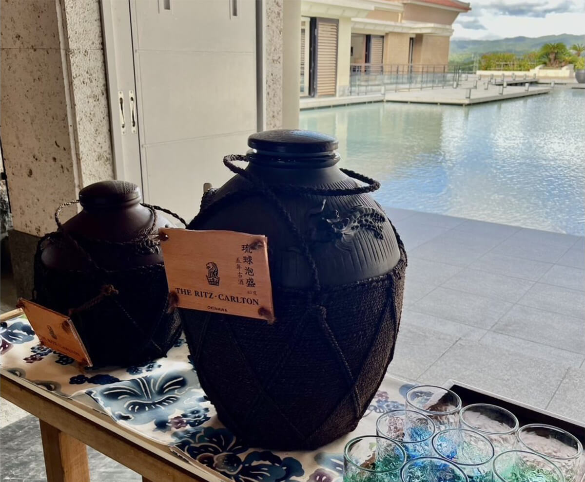 泡盛がお出迎えの画像