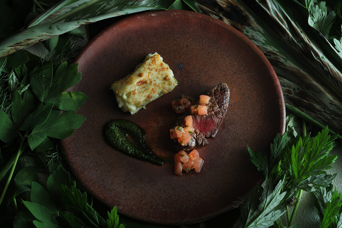 「牛フィレ肉 命草のグレモラータ」の画像