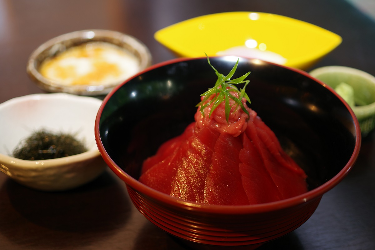 「鮪の漬け丼」の画像
