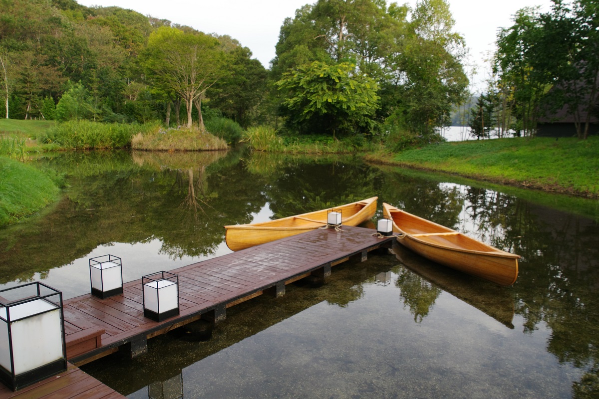 見送りのための舟の画像