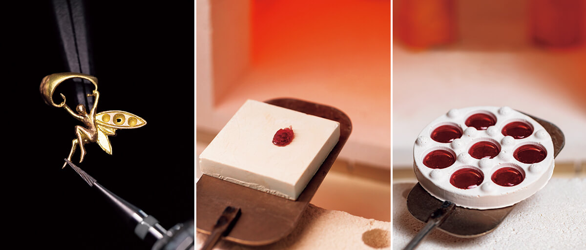 写真右・中央/ラズベリーとブルーベリーをエナメル技法で制作中の画像 写真左/妖精のレリーフの画像