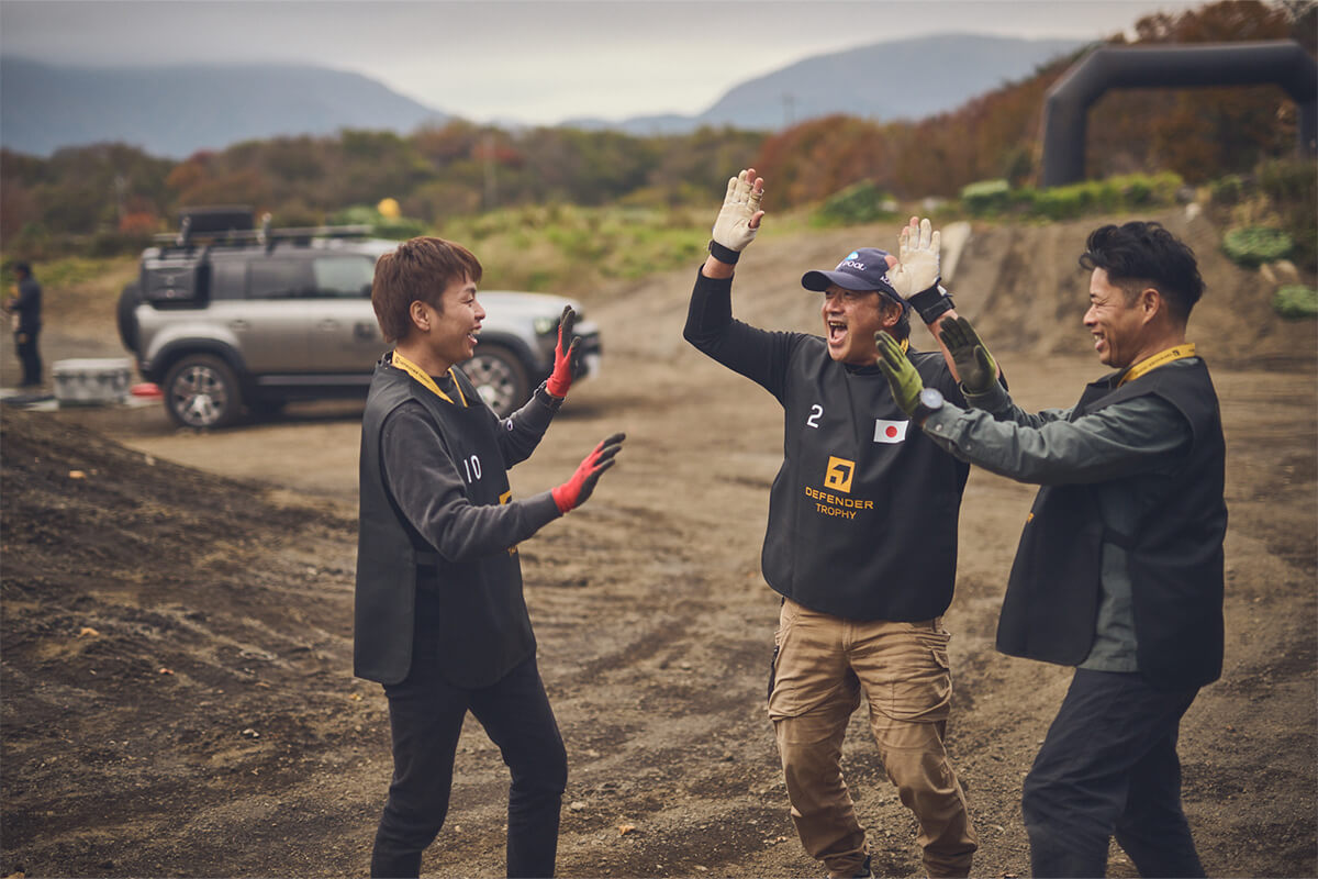 コミュニケーションをとる参加者達の画像