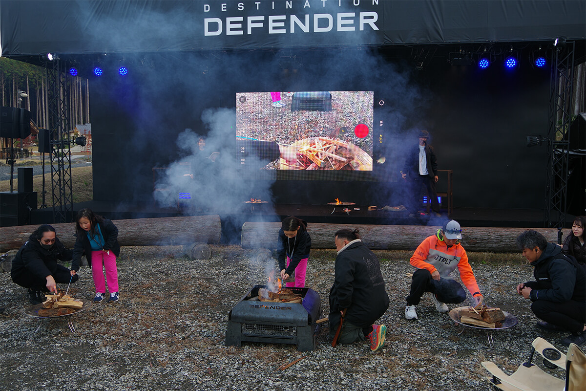 焚き火サプライヤーの「松永 裕詳」さんによる火起こしの実践レクチャーの画像