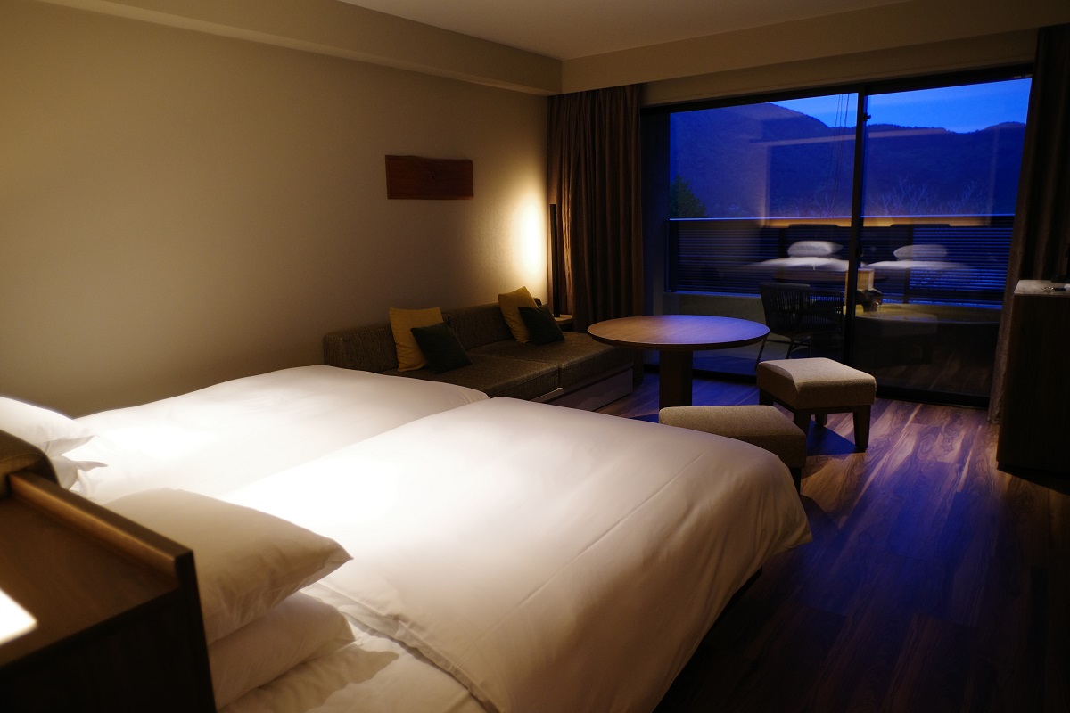 「温泉露天風呂付プレミアルーム（テラス付き）」の画像