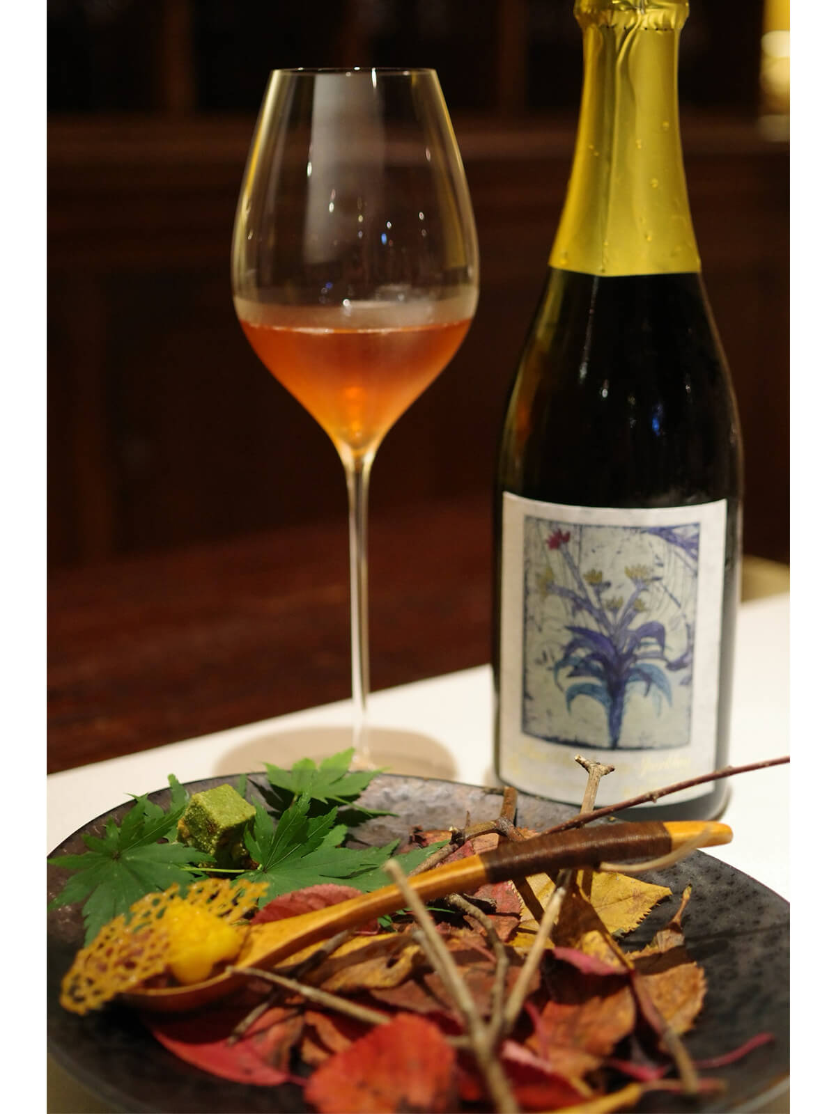 コースより「アミューズ」（抹茶のサブレ、南瓜のニョッキ）の画像