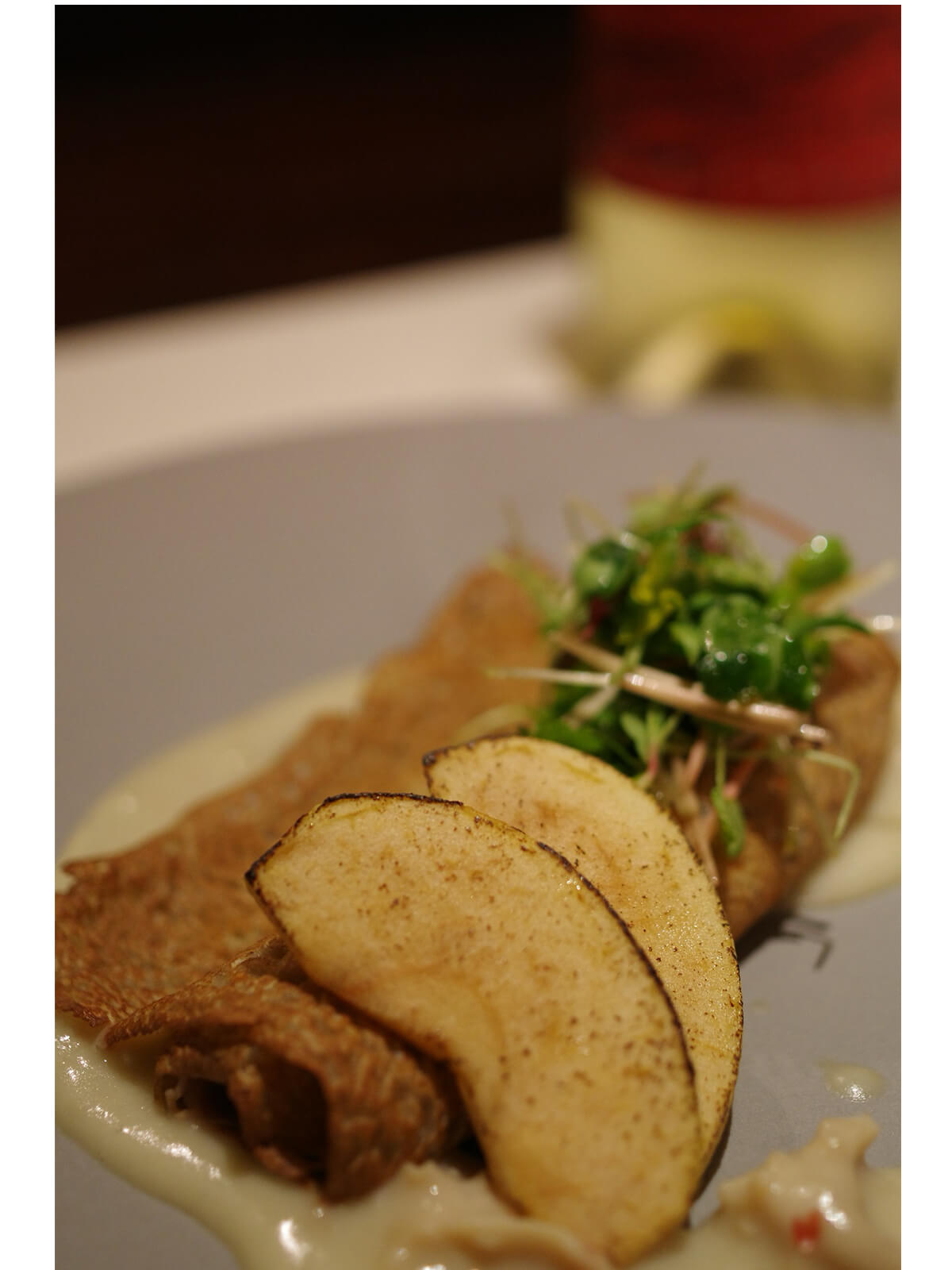 コースより、前菜「蕎麦のガレット」の画像