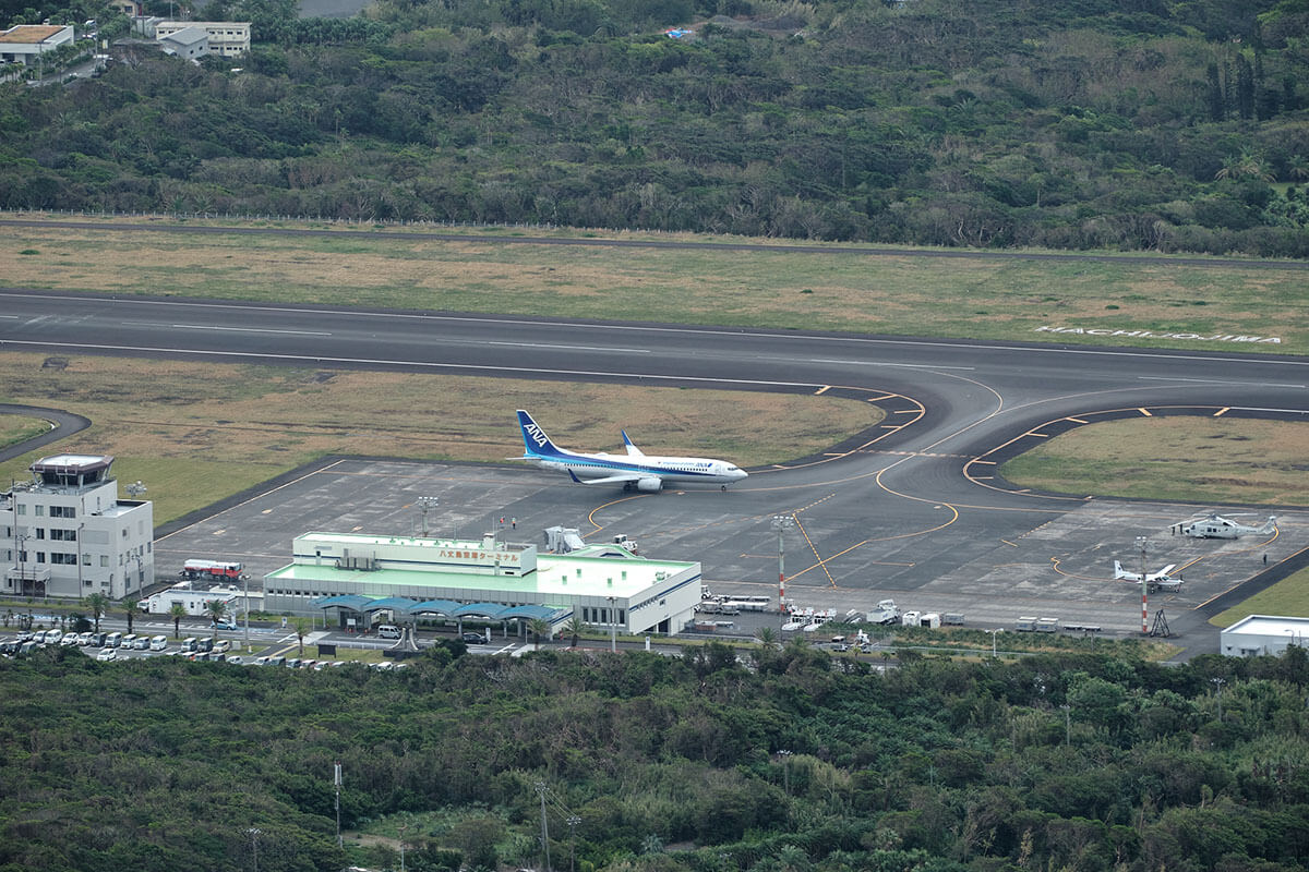 八丈島にジェット機による定期就航しているエアライン、ANA（全日空）の画像