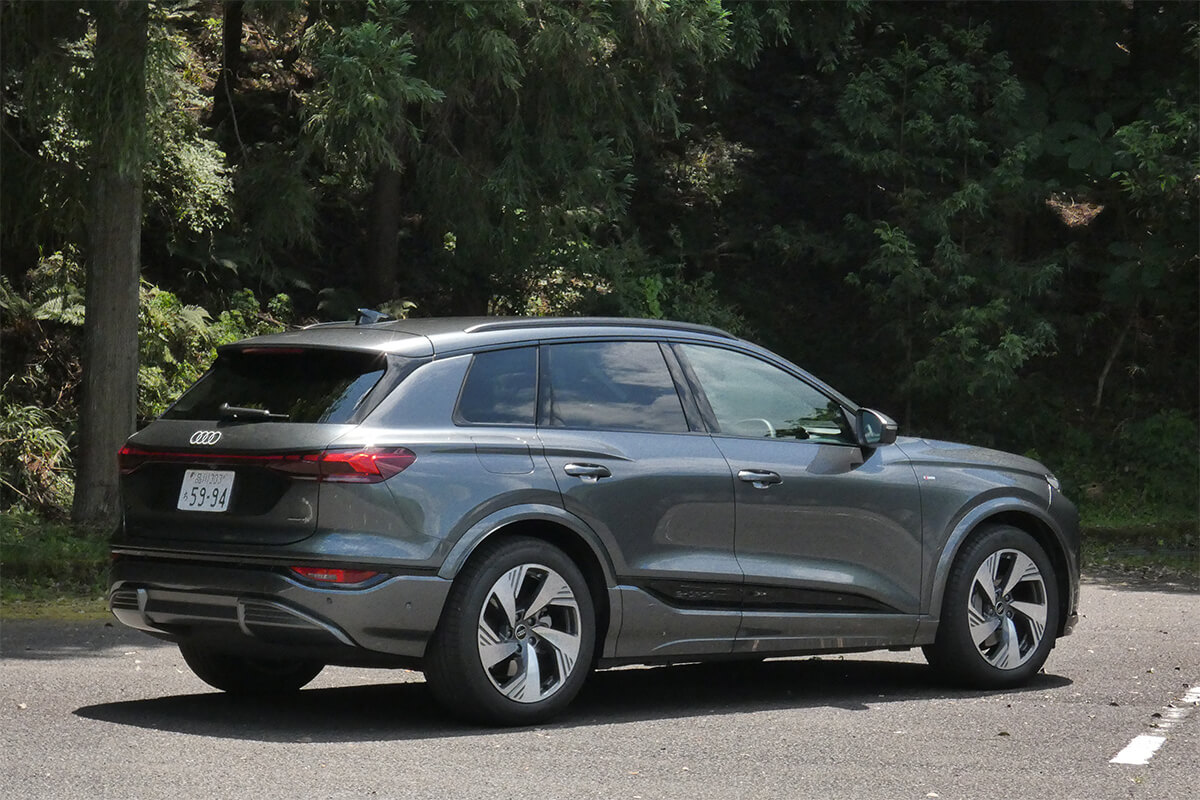 「AUDI Q6 e-tron」の画像