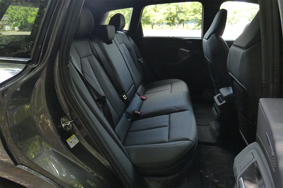 リアシートの画像