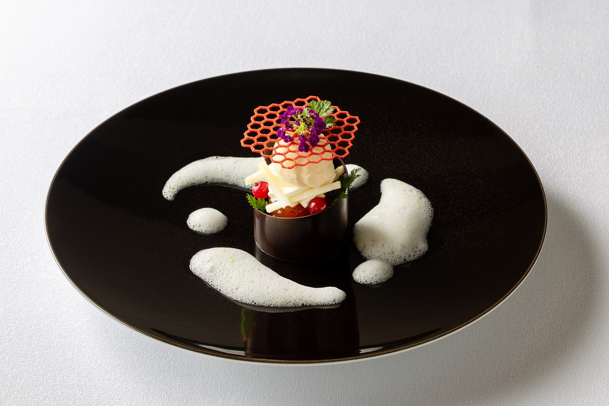 「林檎のデクリネゾン “ほおずり”のタタンと林檎のビールのアイスをほのかな柚子の香りとともに」の画像