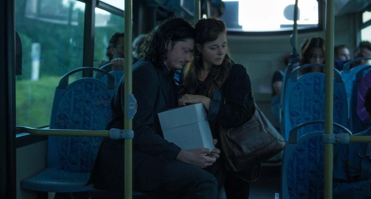 シングルマザーのモナの画像