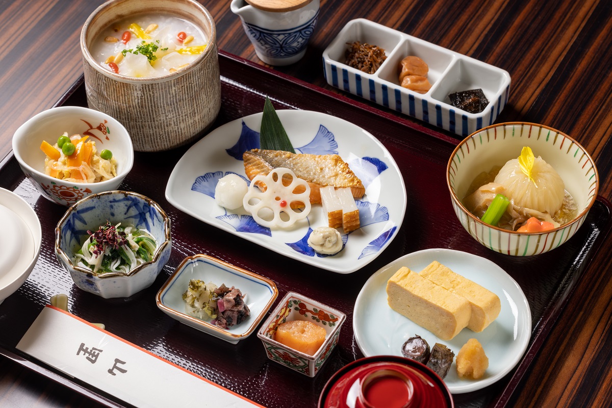 山里の和朝食の画像