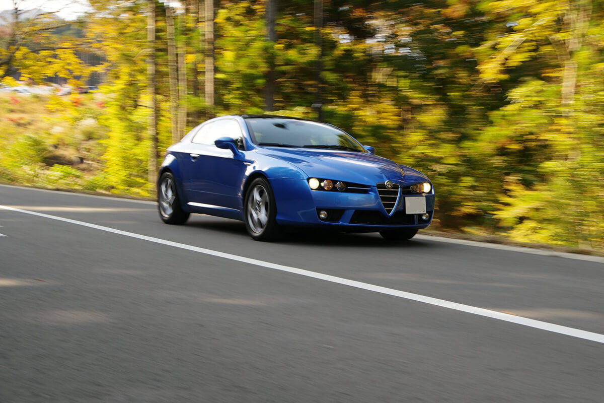 晩秋から初冬にかけてのワインディングの画像