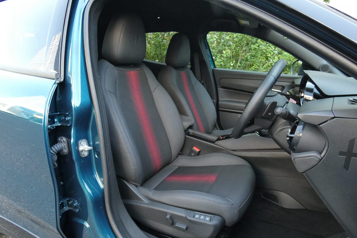 フロントシートの画像