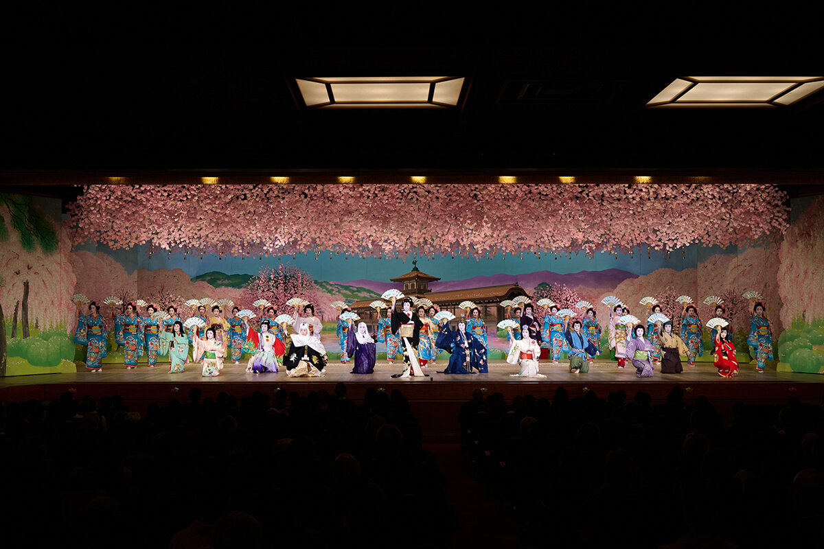 令和7年公演、フィナーレの様子の画像