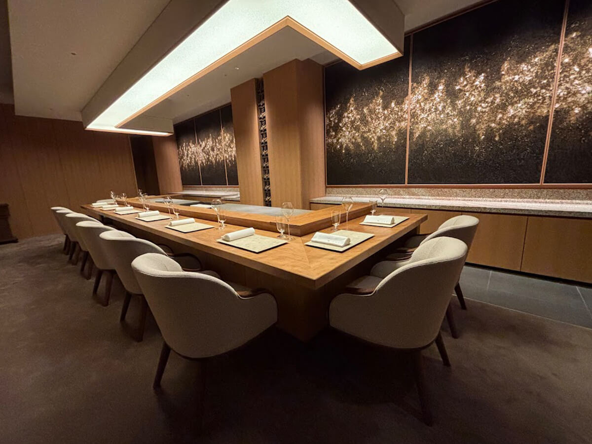 フランス料理をコースで提供する「練」の画像