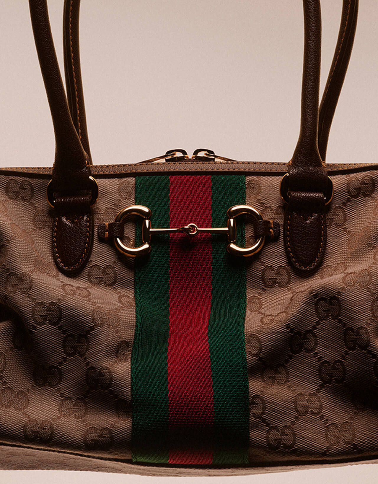 春を前に、軽快さを手に。「グッチ ボルセット」