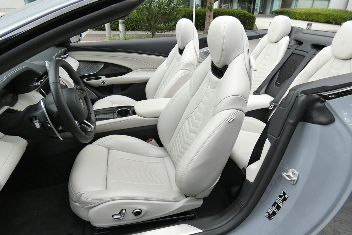 フロントシートの画像