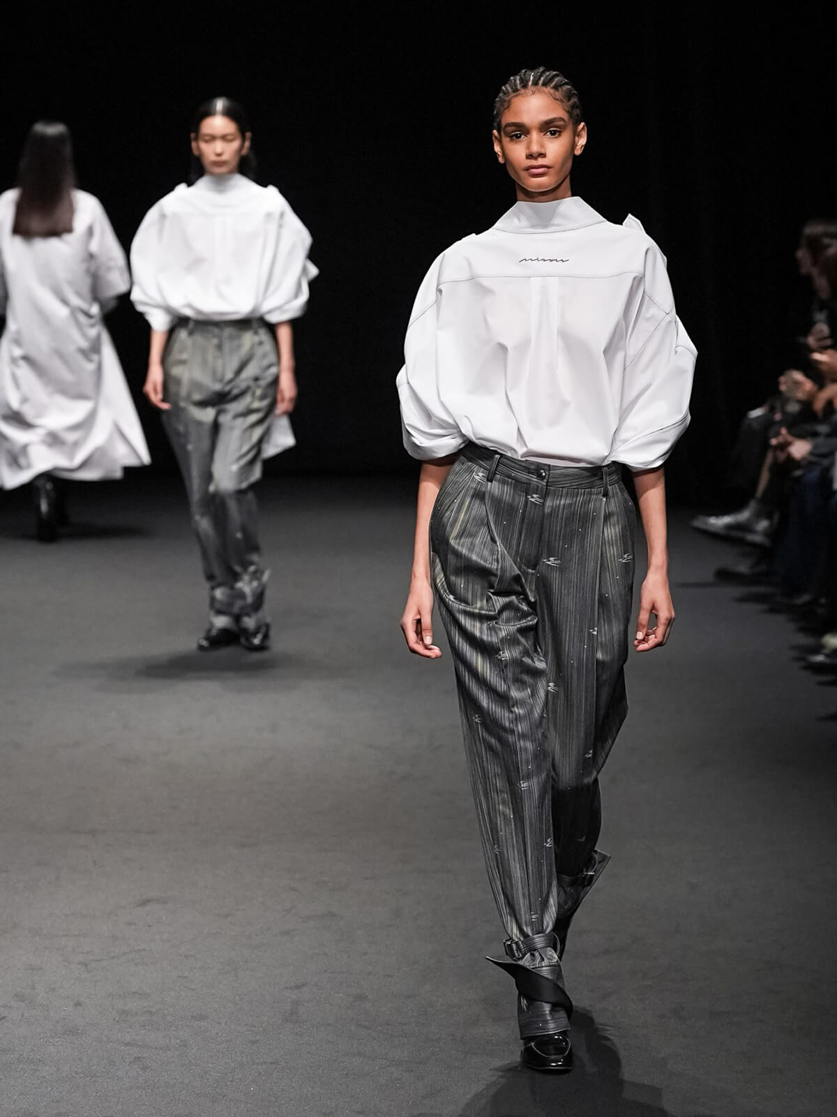 “ミゼン”のランウェイショーの画像