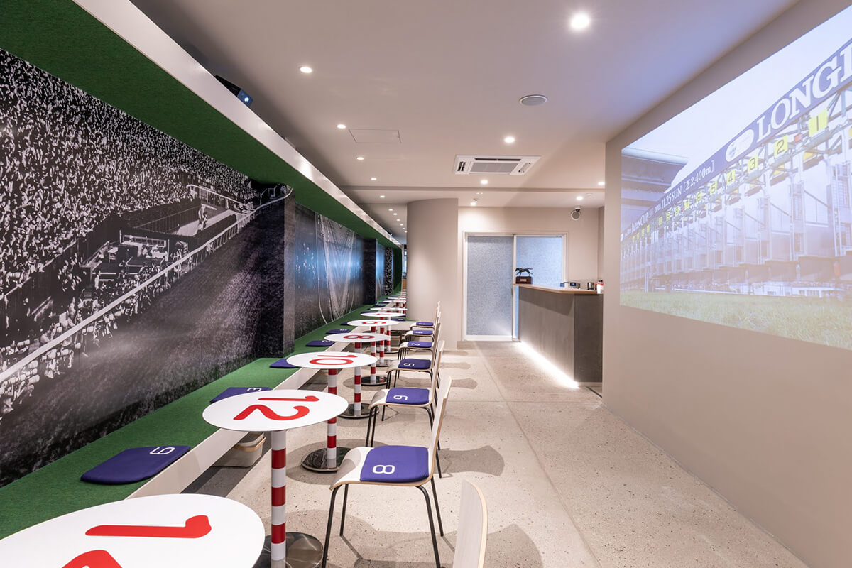 「レーストラックカフェ」の画像