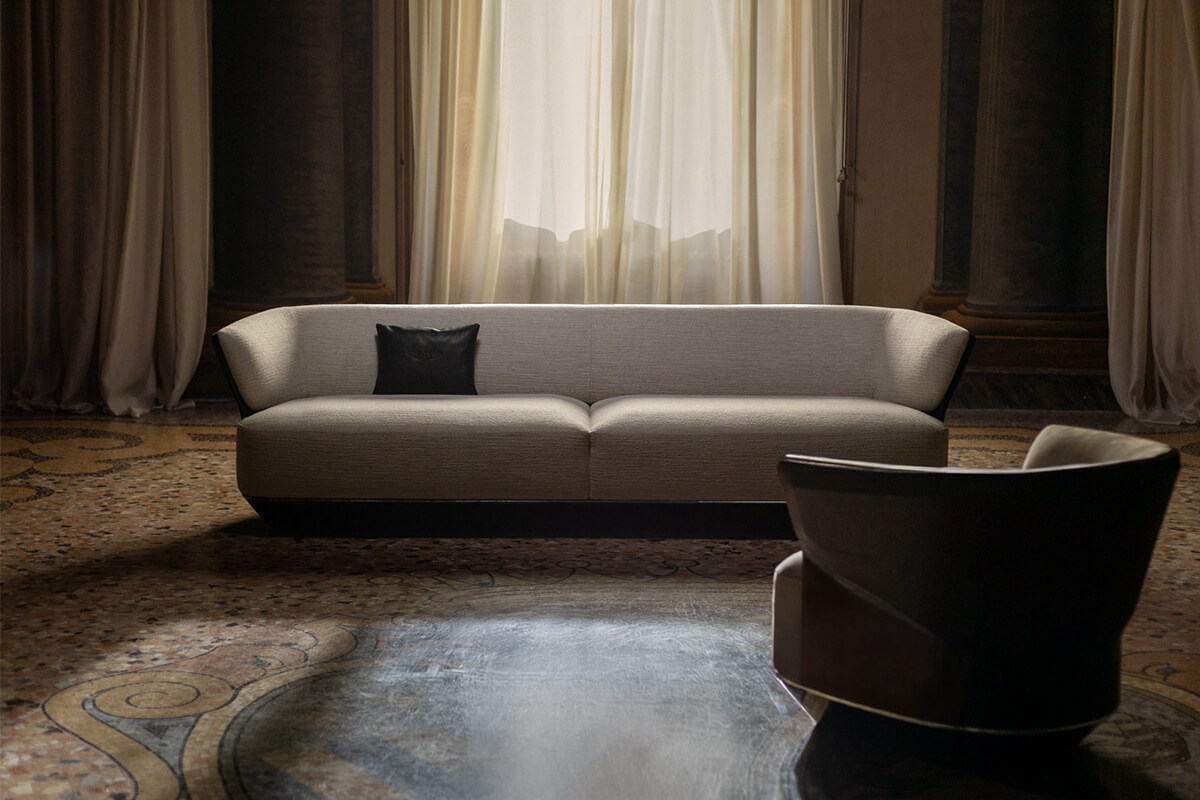 『ベントレーホーム』のソファとチェアの画像