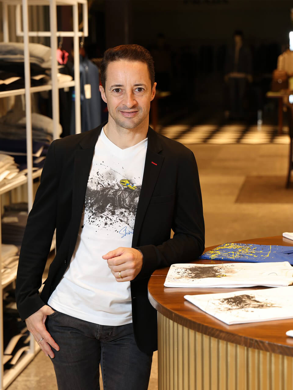 「競馬を着こなせ」——現役トップジョッキー ルメールが提案する、新たなスポーツの味わいかた