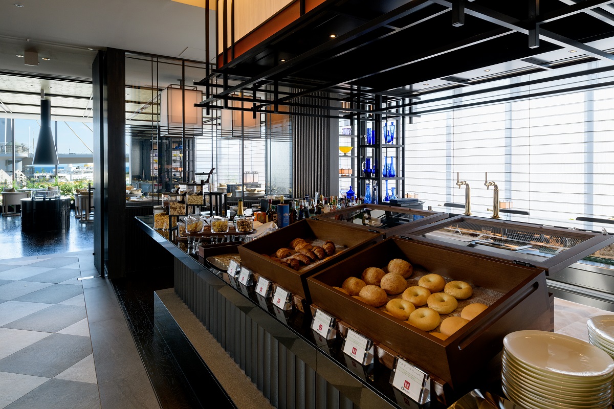 ブッフェ形式の朝食の画像