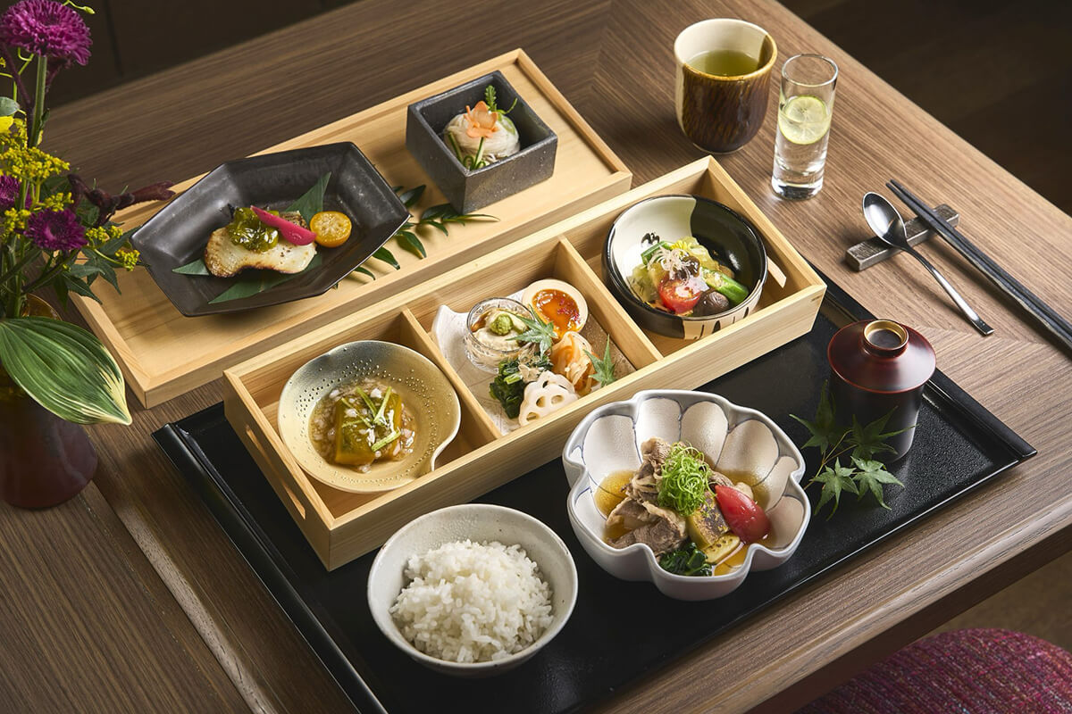 和御膳の朝食の画像