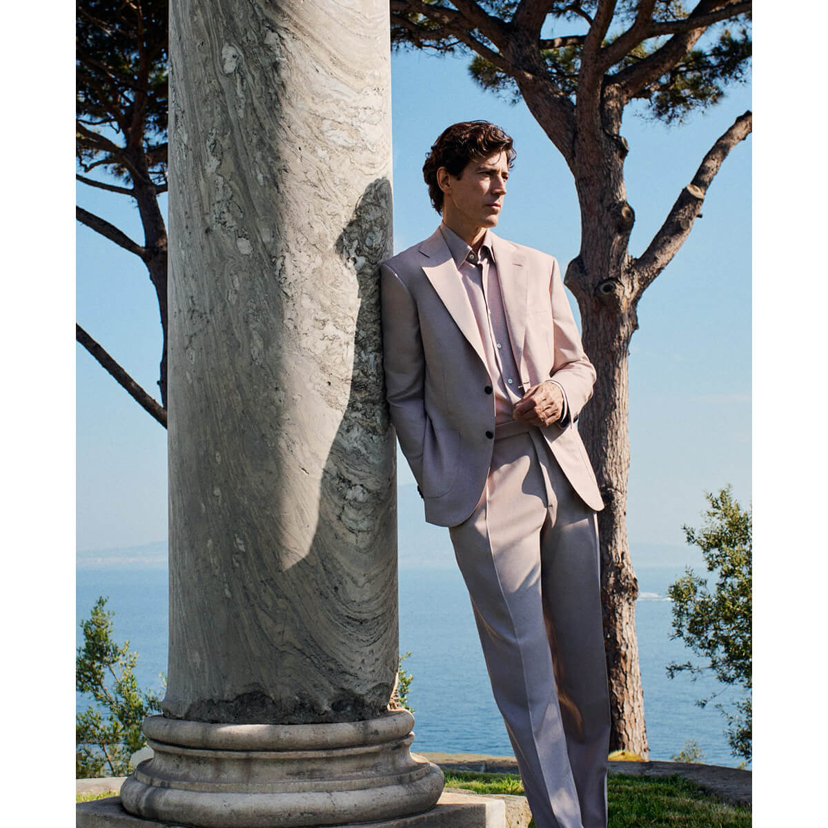 “ブリオーニ”の「Riviera(リヴィエラ)」カプセルコレクションの画像