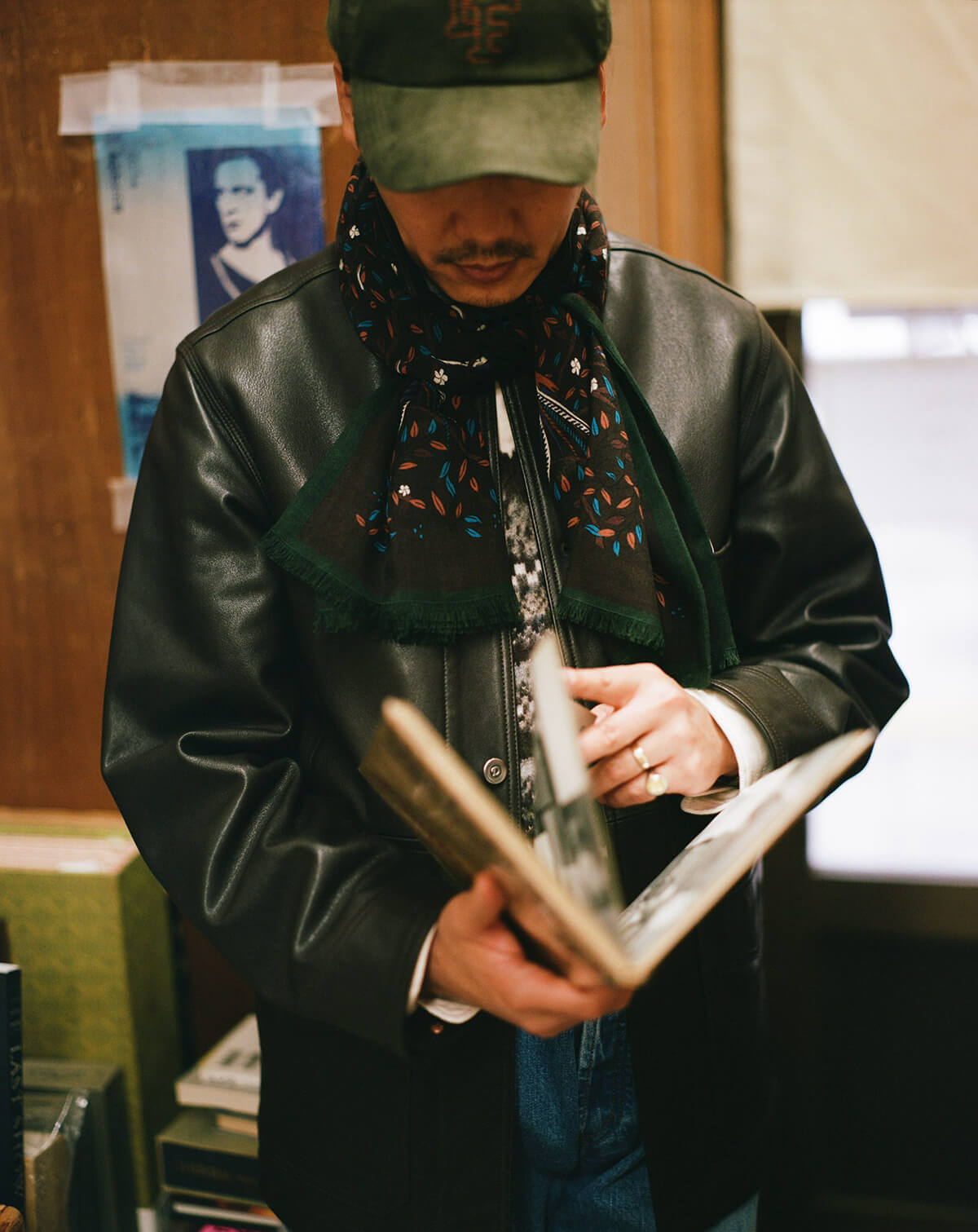 『BEAMS F&Drake’s』の着用画像