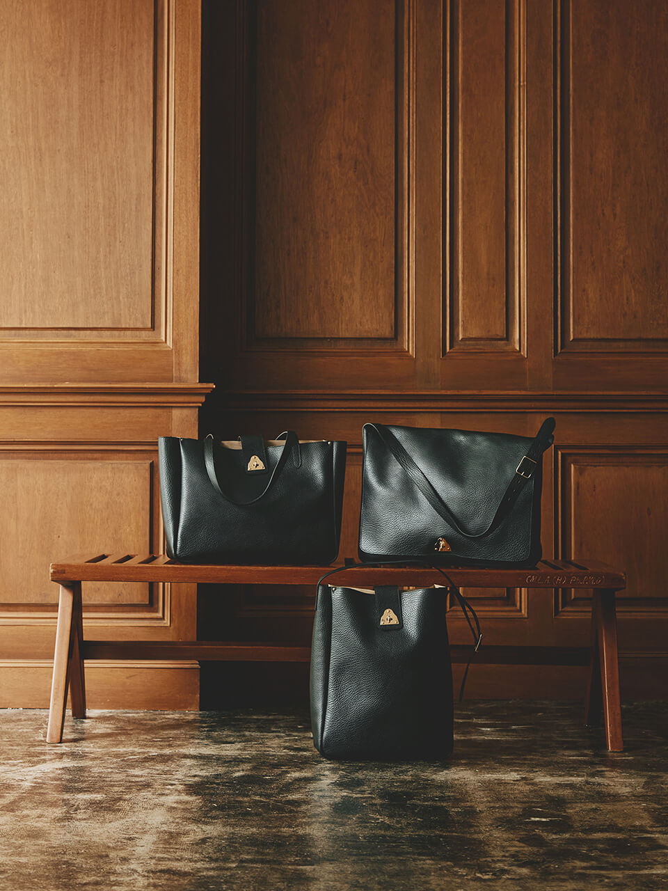 “フェリージ”が提案する、軽快なレザーバッグ「シジッロ」