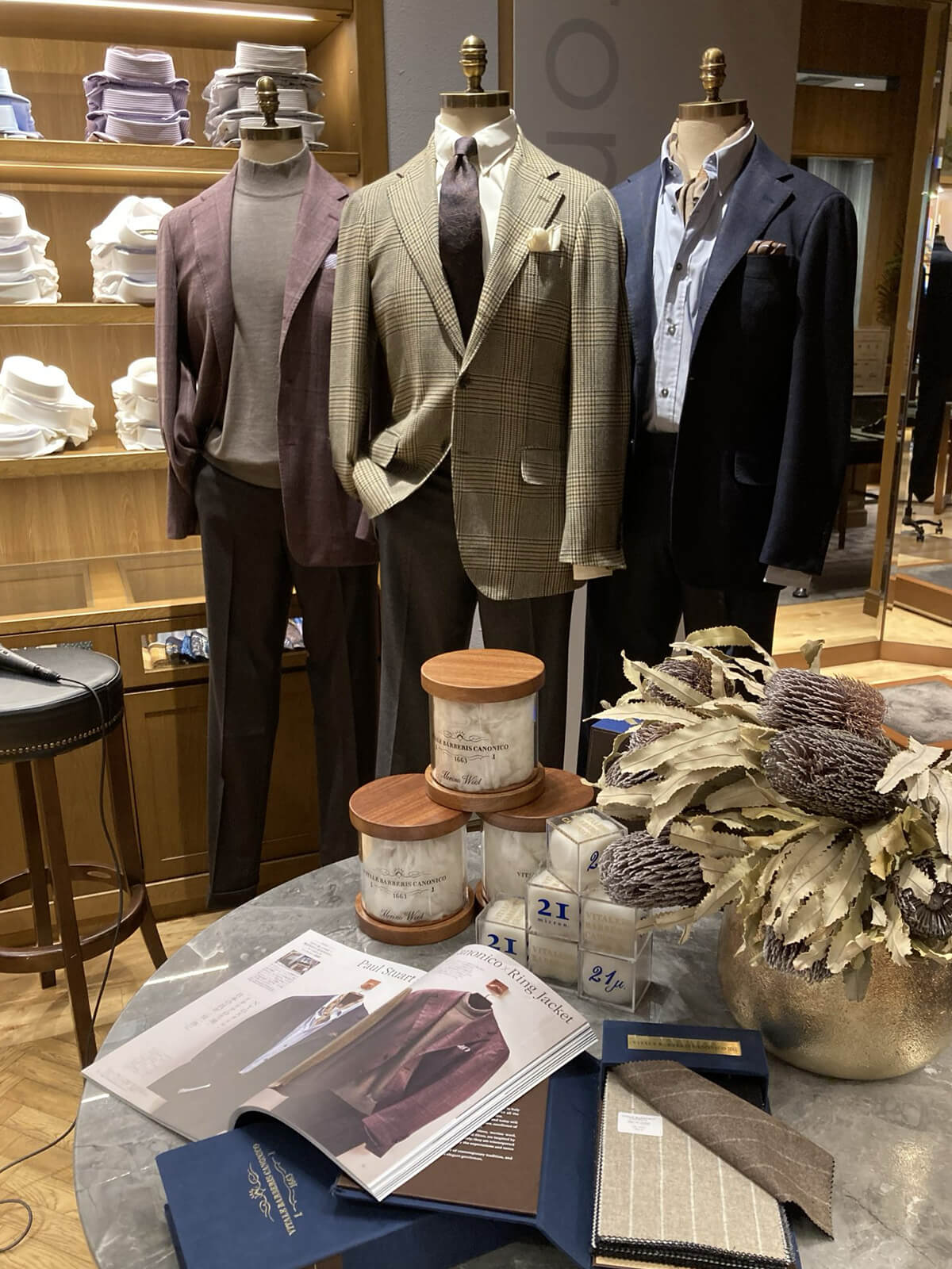 “VBC”の生地を使い、“リングヂャケット”縫製の“ポール・スチュアート”のジャケット。３つのバリエーションの画像